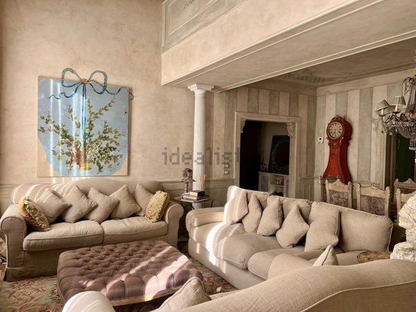 appartamento in vendita a Firenze in zona Centro Santa Maria Novella