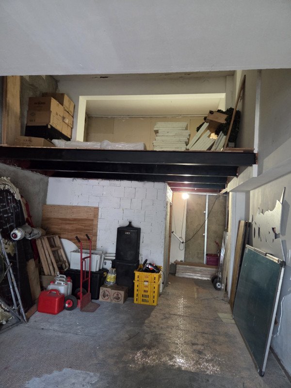 negozio in vendita a Firenze in zona Novoli