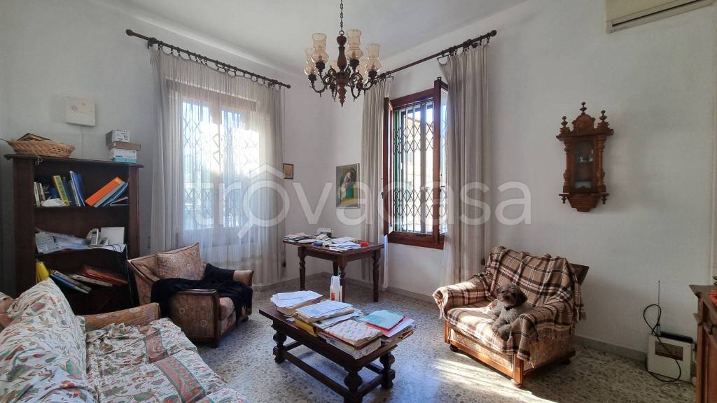 casa indipendente in vendita a Firenze in zona Careggi