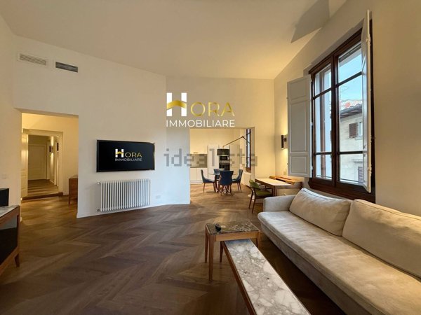 appartamento in vendita a Firenze in zona Centro Santa Maria Novella