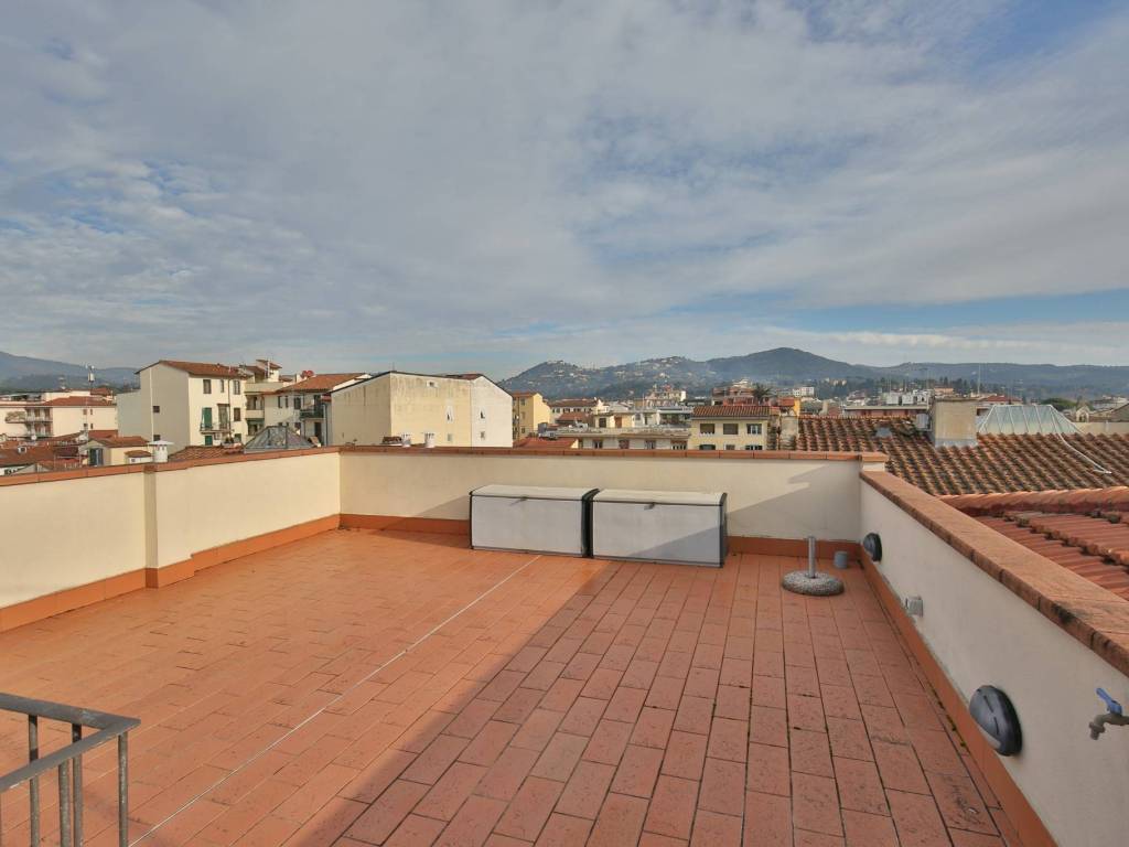 appartamento in vendita a Firenze in zona Campo di Marte