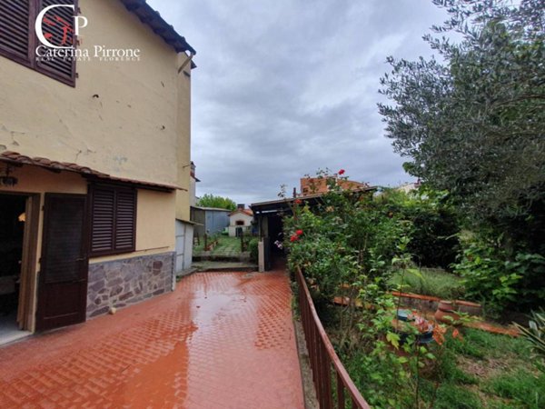 casa indipendente in vendita a Firenze in zona Peretola