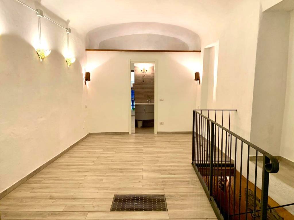 locale commerciale in vendita a Firenze