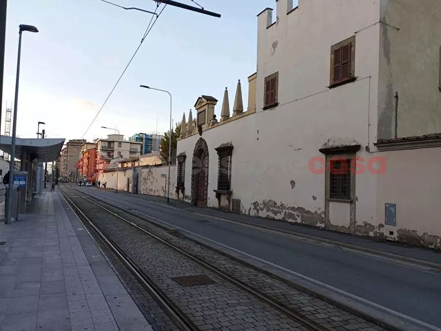 negozio in vendita a Firenze in zona Novoli