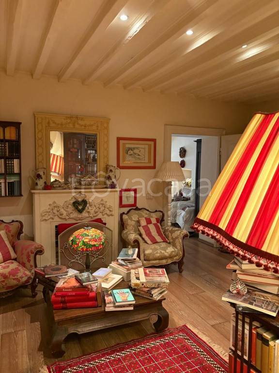 appartamento in vendita a Firenze in zona Centro Santa Croce