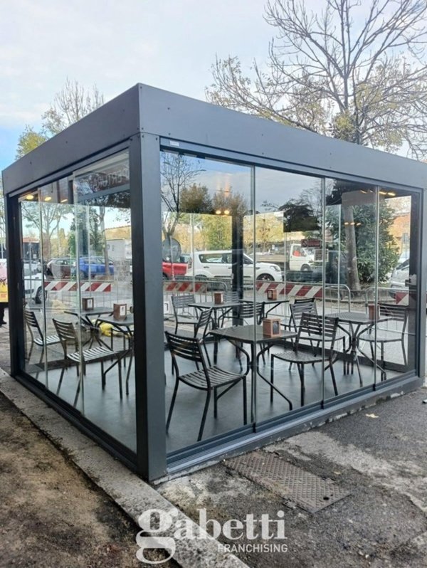 negozio in vendita a Firenze in zona Novoli