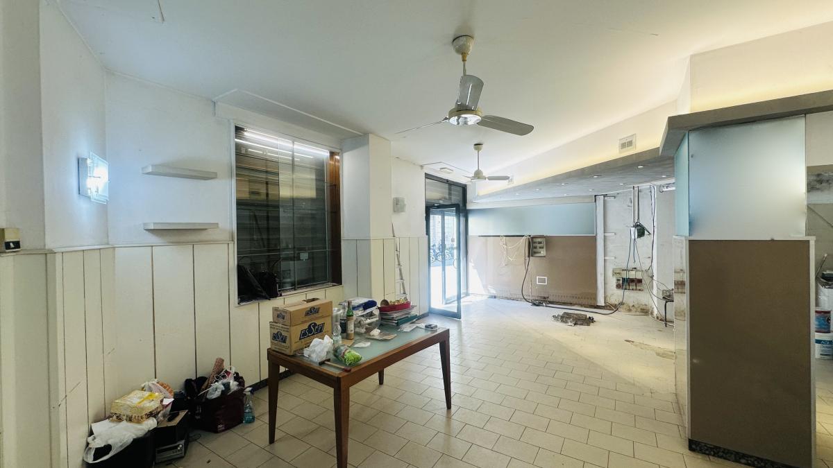 negozio in vendita a Firenze in zona Centro Duomo