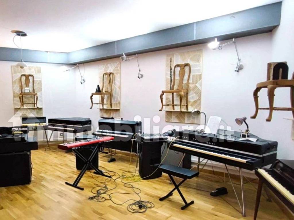 locale commerciale in vendita a Firenze in zona Gavinana