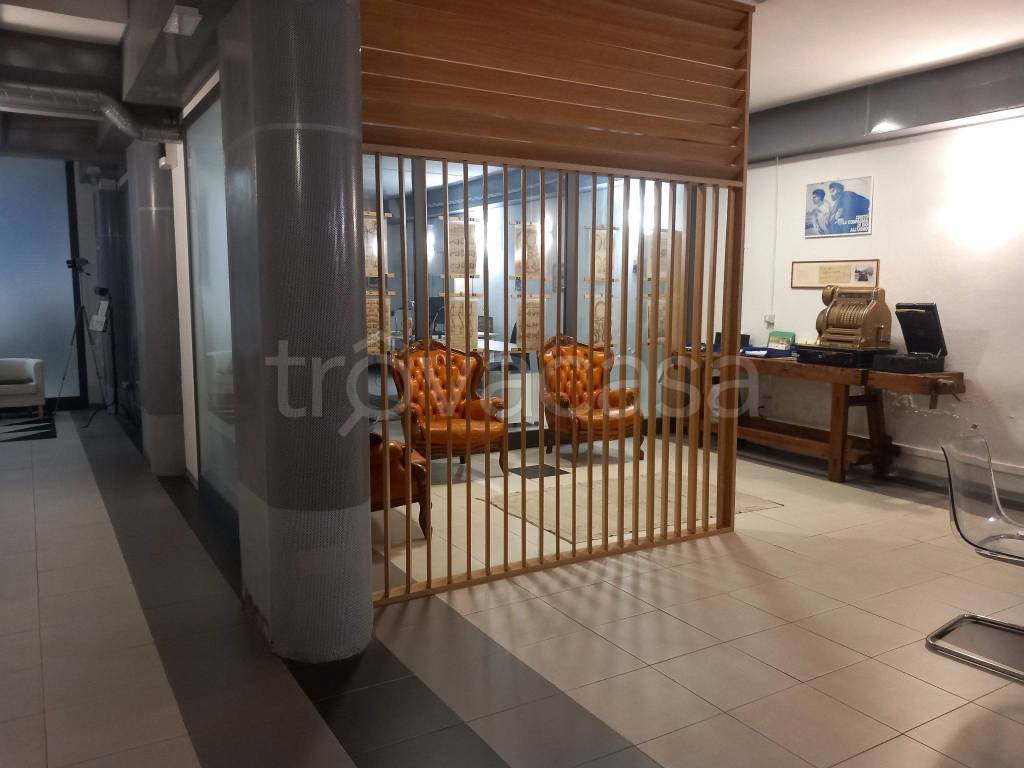 locale commerciale in vendita a Firenze in zona Gavinana