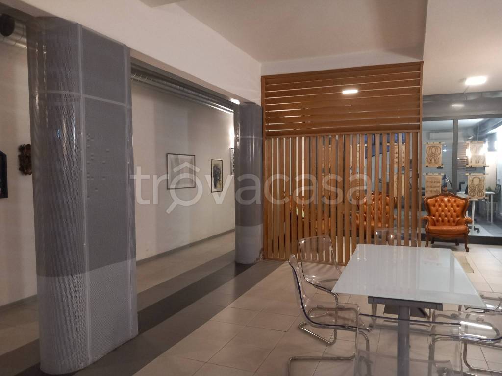 locale commerciale in vendita a Firenze in zona Gavinana