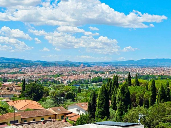 appartamento in vendita a Firenze in zona Settignano