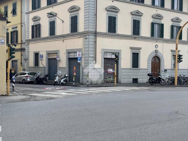 negozio in vendita a Firenze in zona Coverciano