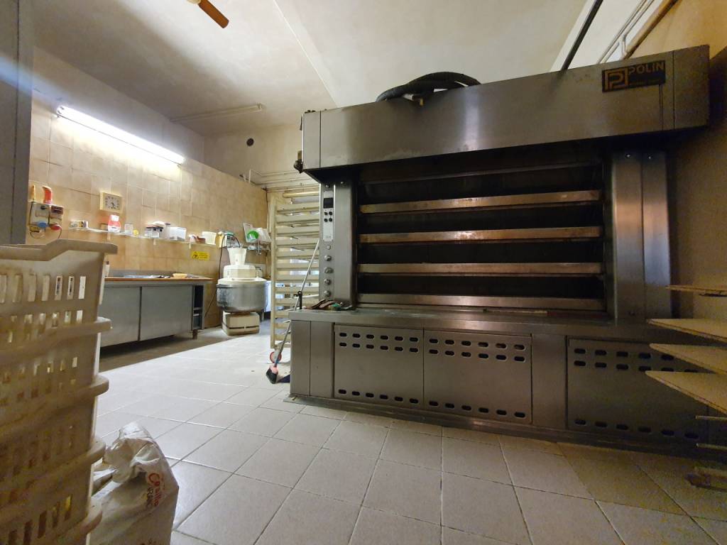 negozio in vendita a Firenze in zona Statuto