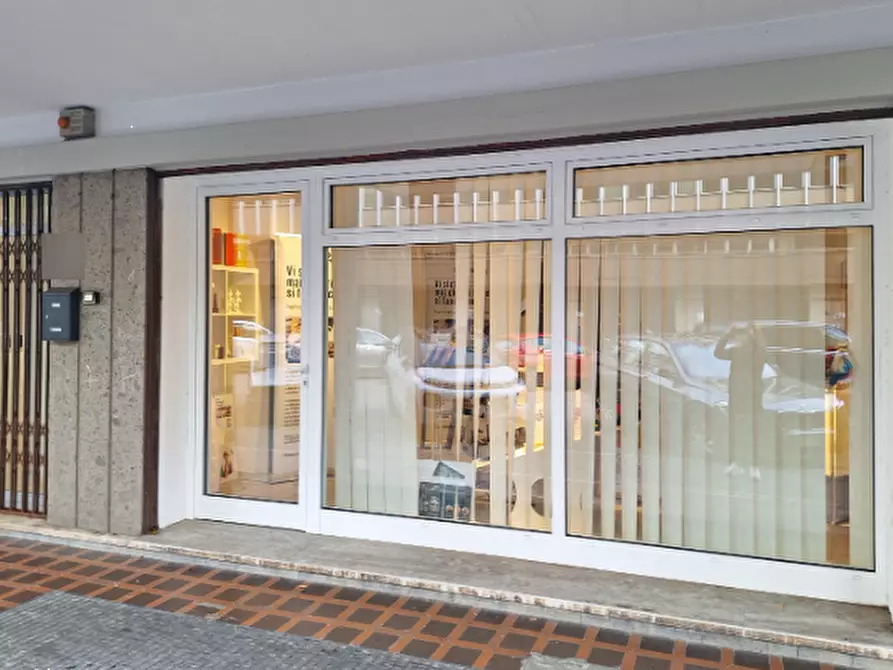 negozio in vendita a Firenze in zona Firenze Nova