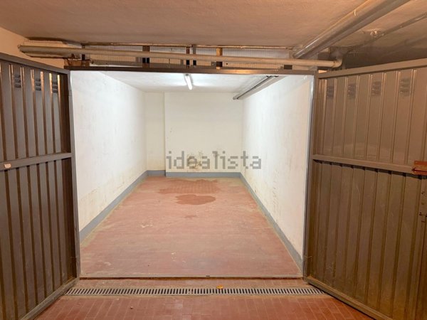 locale di sgombero in vendita a Firenze in zona Soffiano