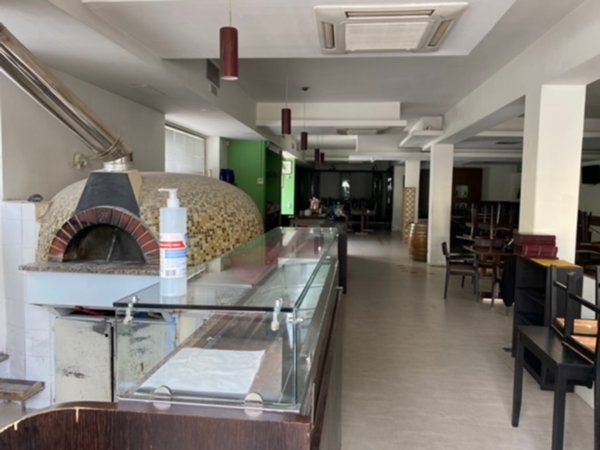 negozio in vendita a Firenze in zona Peretola