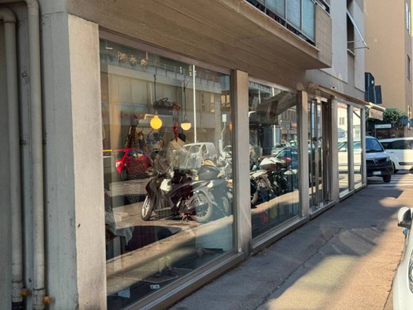 negozio in vendita a Firenze in zona Bellariva