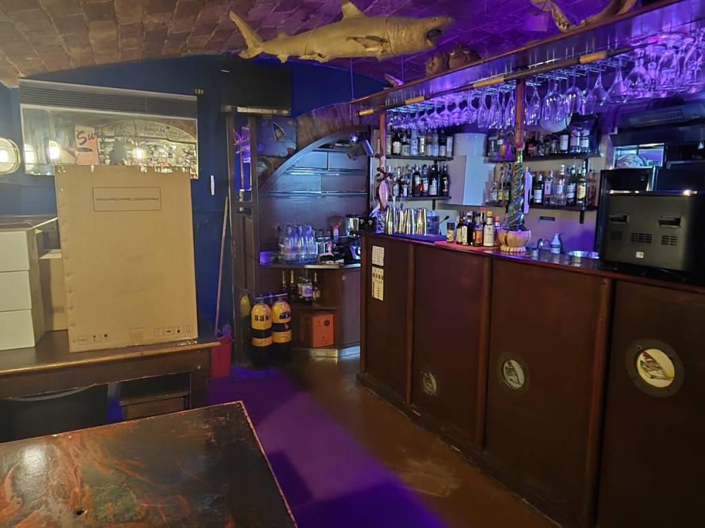 locale commerciale in vendita a Firenze in zona Centro San Frediano