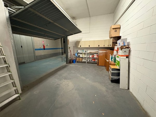 locale di sgombero in vendita a Firenze in zona Novoli