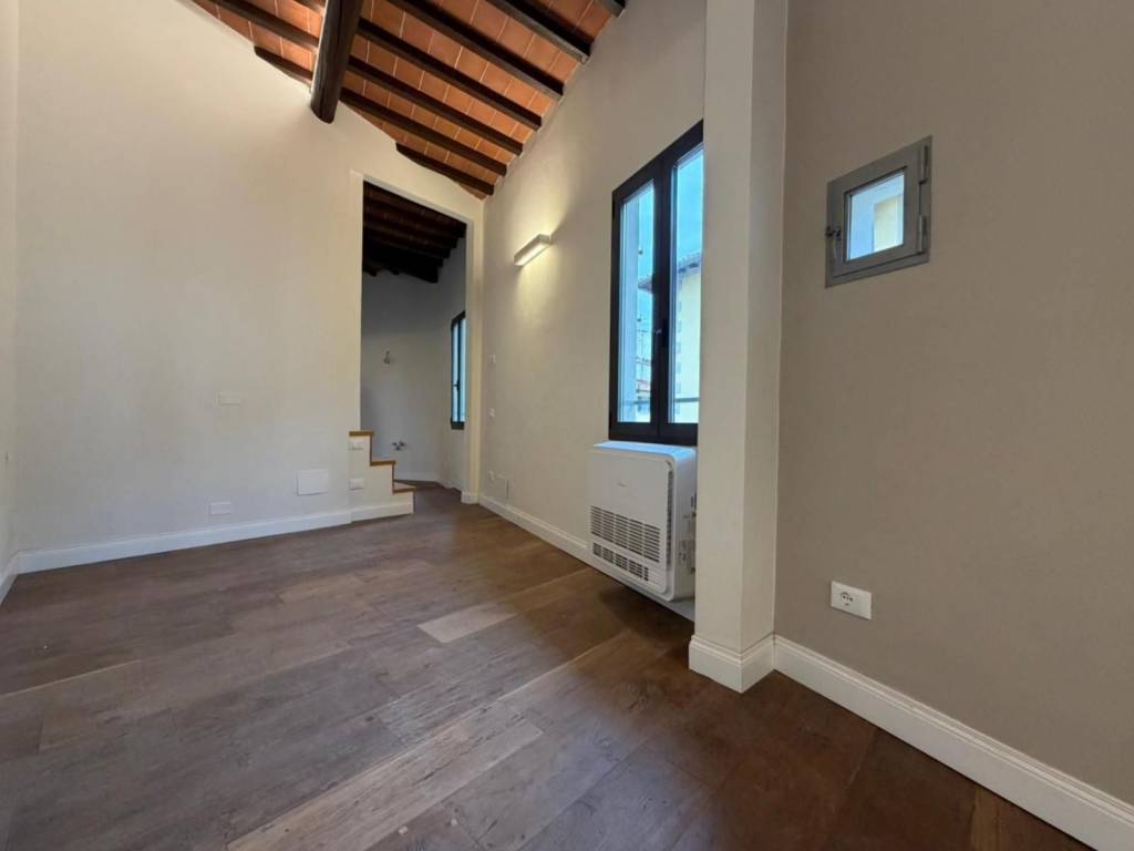 appartamento in vendita a Firenze in zona Centro San Lorenzo
