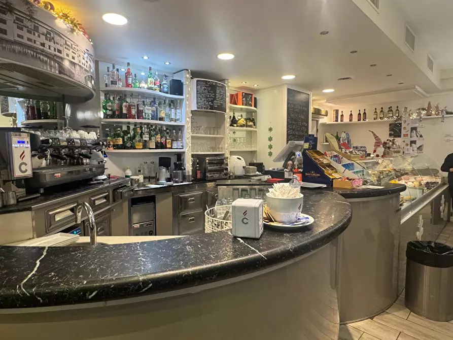 negozio in vendita a Firenze in zona Peretola