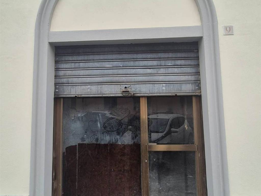 locale commerciale in vendita a Firenze in zona Novoli