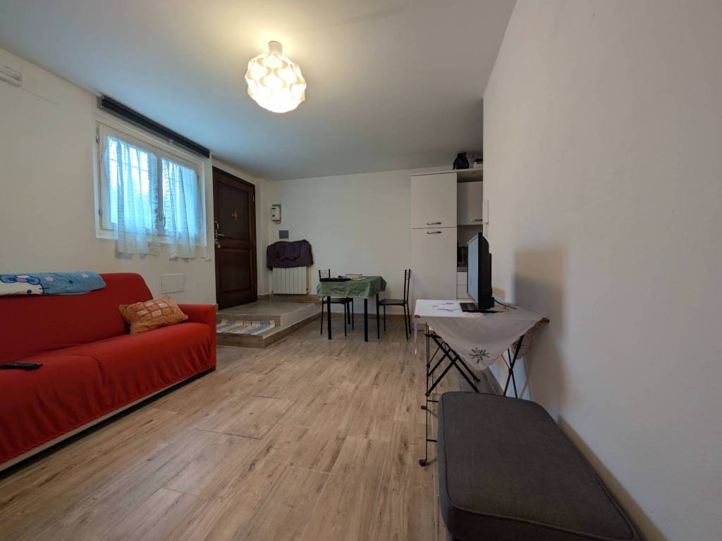 locale commerciale in vendita a Firenze in zona Galluzzo