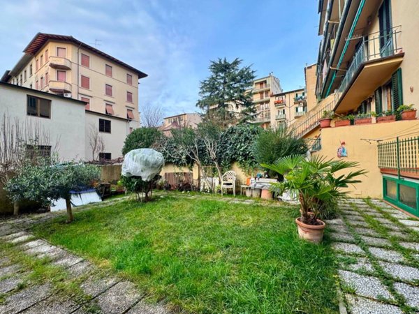 appartamento in vendita a Firenze in zona Statuto