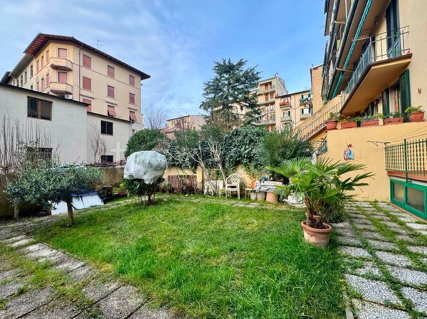appartamento in vendita a Firenze in zona Statuto