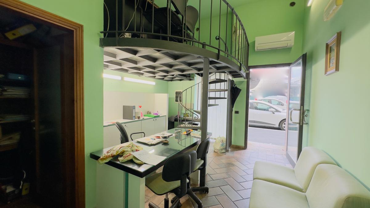 negozio in vendita a Firenze in zona Careggi