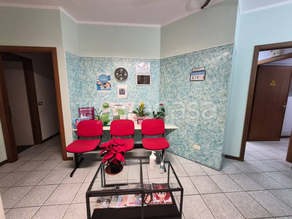 ufficio in vendita a Firenze in zona Gavinana