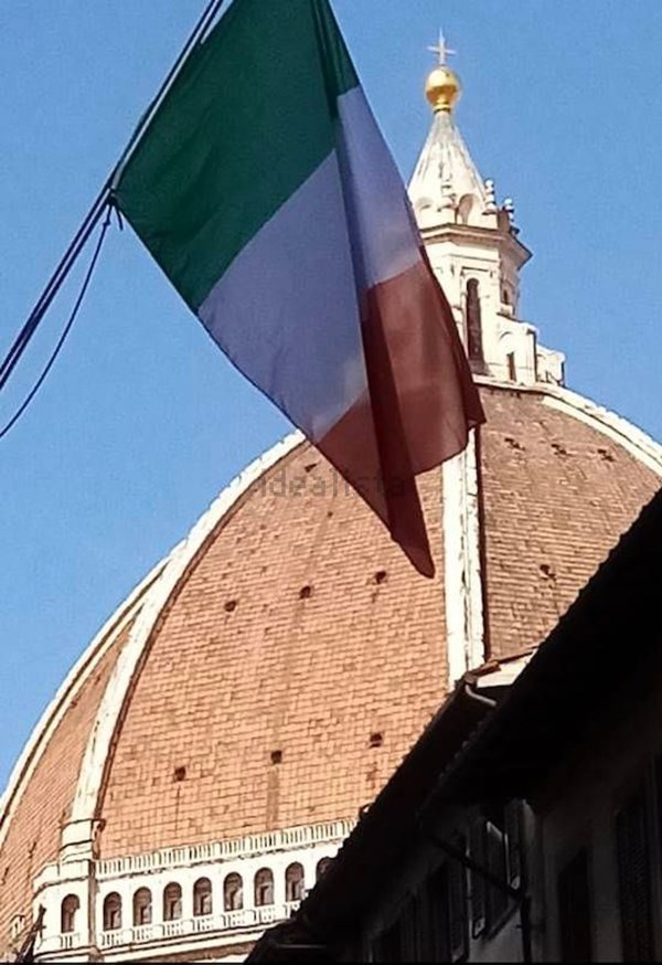 negozio in vendita a Firenze in zona Centro Santa Croce