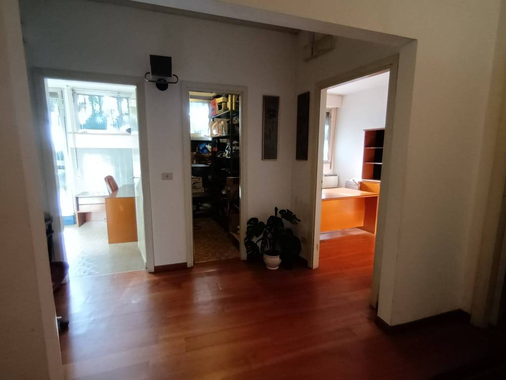 ufficio in vendita a Firenze in zona Campo di Marte