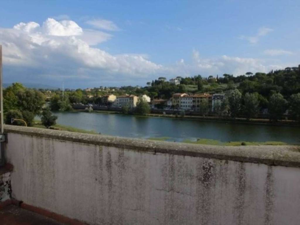 intera palazzina in vendita a Firenze