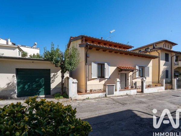 casa indipendente in vendita a Firenze in zona Settignano