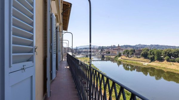 appartamento in vendita a Firenze in zona Centro Santa Maria Novella