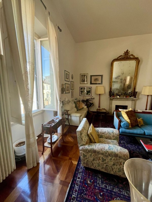 appartamento in vendita a Firenze in zona Centro Santa Maria Novella