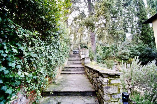 appartamento in vendita a Firenze in zona Pian dei Giullari