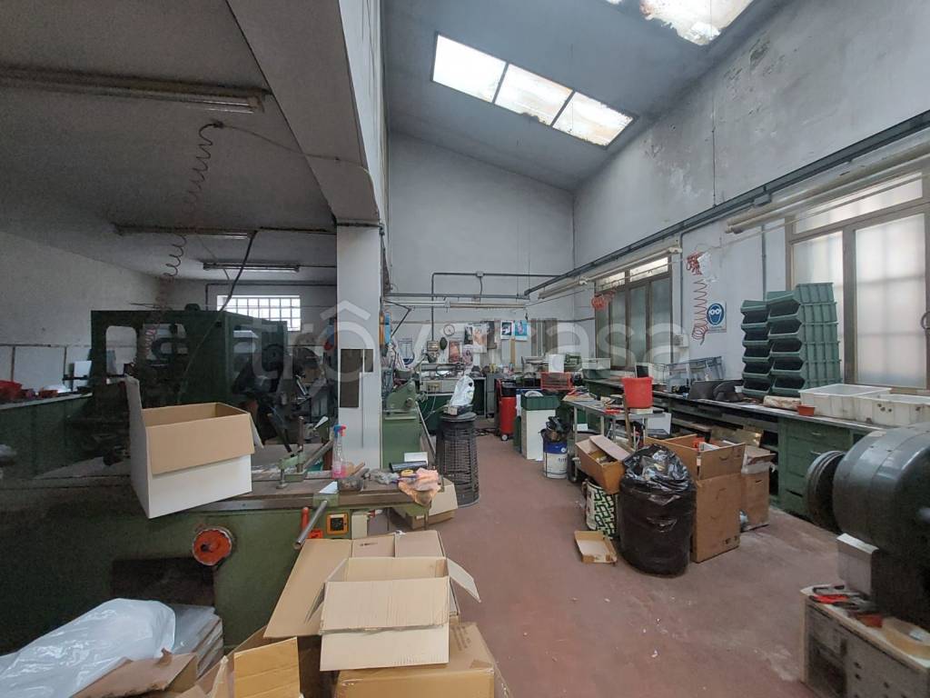 locale commerciale in vendita a Firenze in zona Statuto