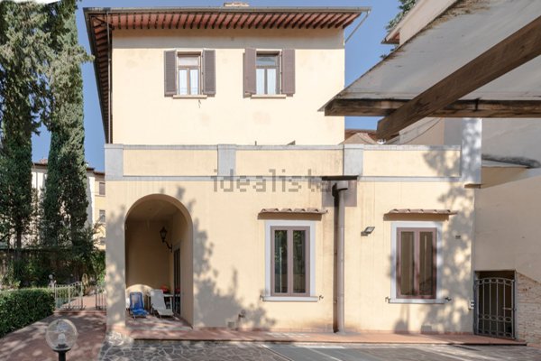 casa indipendente in vendita a Firenze
