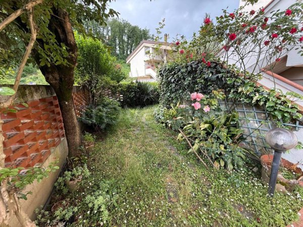 appartamento in vendita a Firenze in zona Ponte a Ema