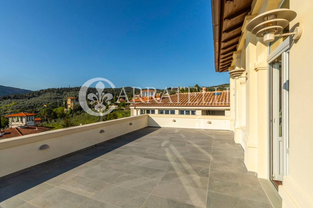 appartamento in vendita a Firenze in zona Settignano