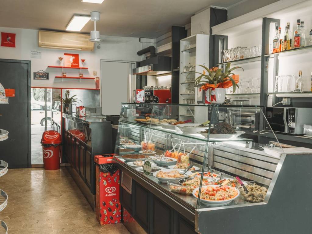 negozio in vendita a Firenze in zona Novoli