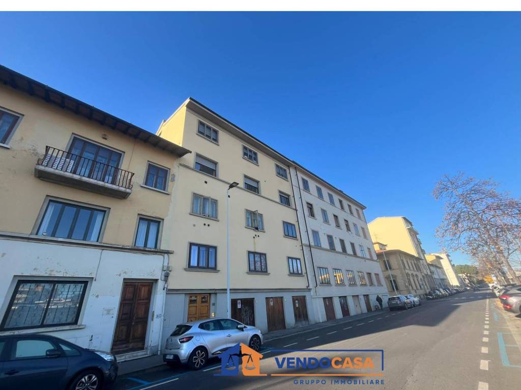appartamento in vendita a Firenze in zona Campo di Marte