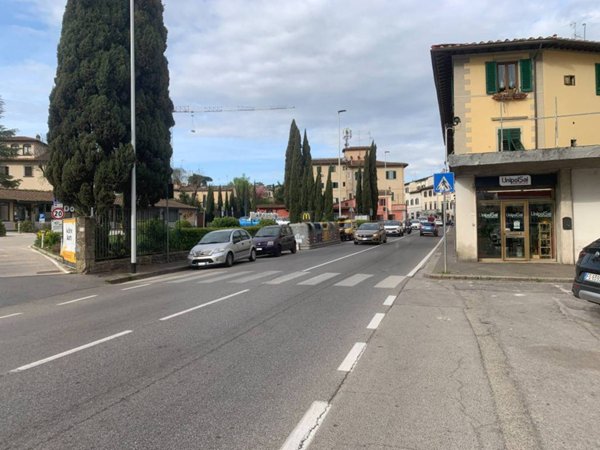negozio in vendita a Firenze in zona Porta Romana