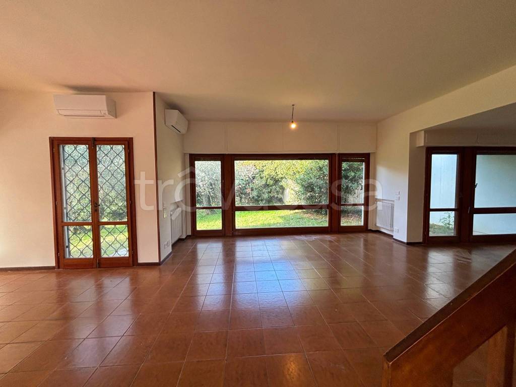 casa indipendente in vendita a Firenze in zona Settignano