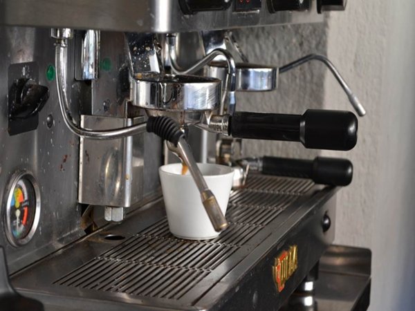 negozio in vendita a Firenze in zona Novoli