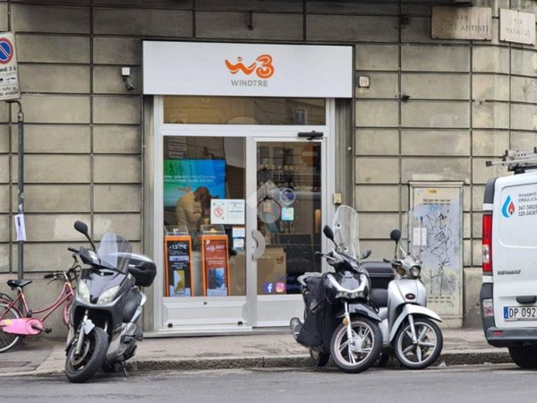 negozio in vendita a Firenze in zona Campo di Marte