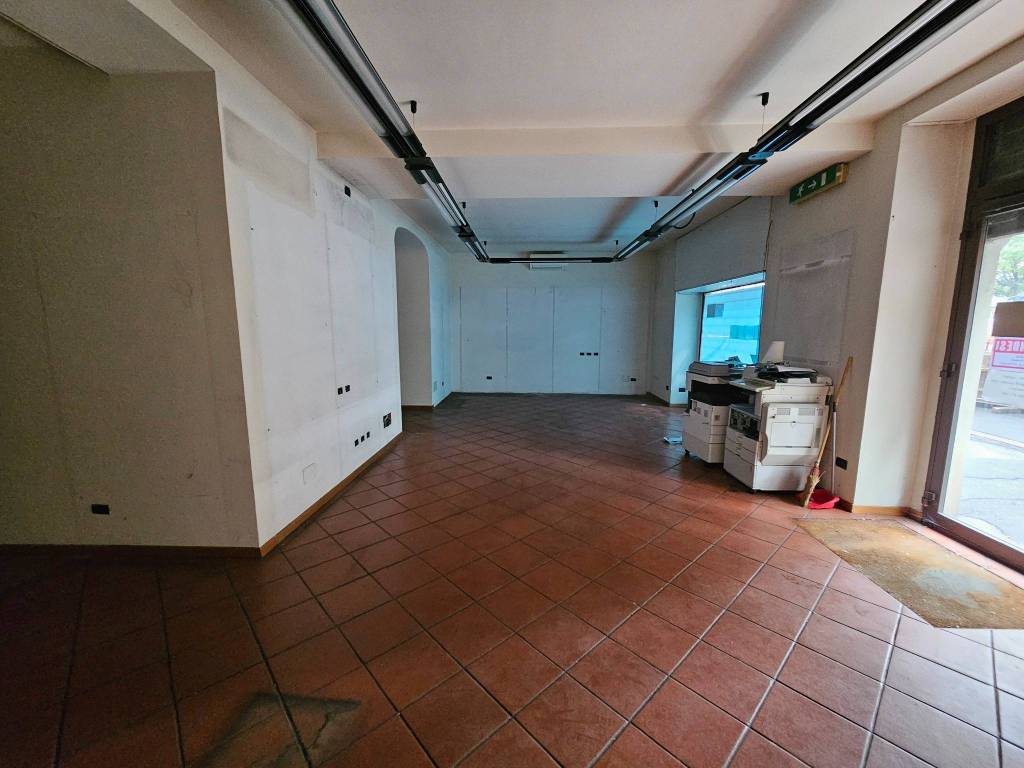 negozio in vendita a Firenze in zona Campo di Marte