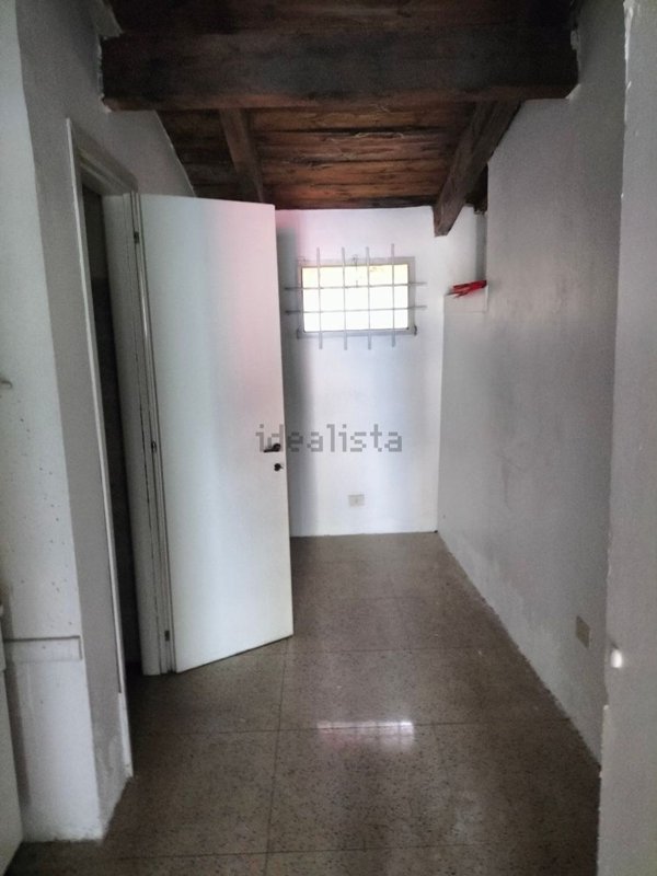 negozio in vendita a Firenze in zona Careggi